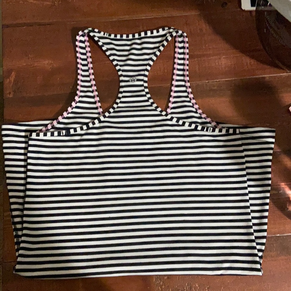 Lululemon top